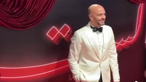 أحمد مراد في العرض