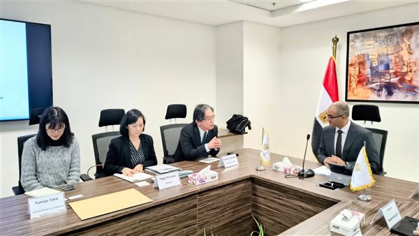 وزير الإسكان  