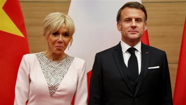 ماكرون و زوجته 