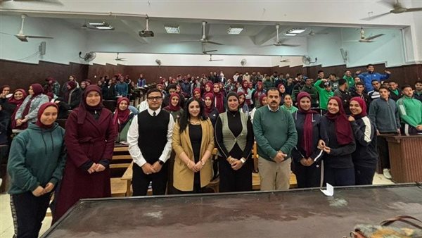 جانب من الندوة 