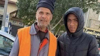 عباده مع والده    