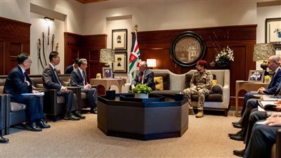 جانب من اللقاء بين الملك عبدﷲ الثاني و وزير الخارجية الصيني 