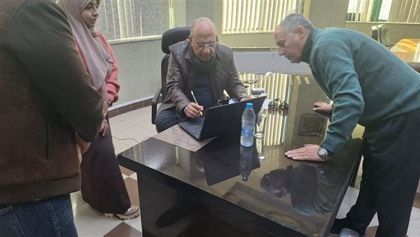 وزير الكهرباء 