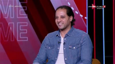 حسن مصطفى نجم الكرة المصرية السابق    