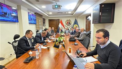 جانب من متابعة سير العملية الانتخابية    