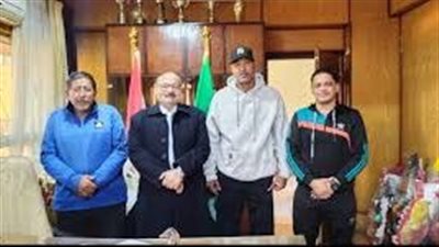 طارق جمال مع مسؤلي الشرقية    