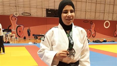 أمنية الحسيني     