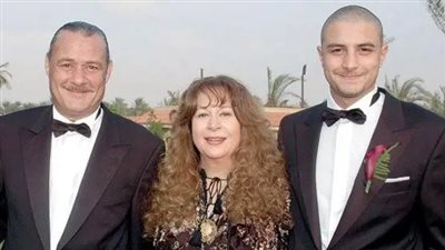 أحمد الفيشاوي ووالديه