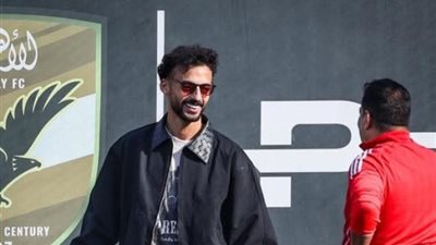 أحمد عبد القادر لاعب الفريق الأول لكرة القدم بالنادي الأهلي    