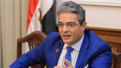 الدكتور طارق سعدة    