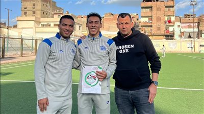 عشري مع كابوريا وسيد    