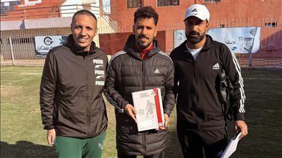 عوض مع جاد وأبوسمرة    