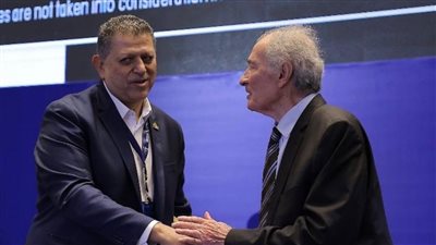 الدكتور حسن مصطفى و خالد فتحي اليد     