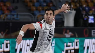 أحمد الأحمر نجم كرة اليد     