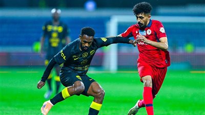 ضمك ضد الاتحاد.. التعادل الإيجابي (1-1) يحسم الشوط الأول بين    