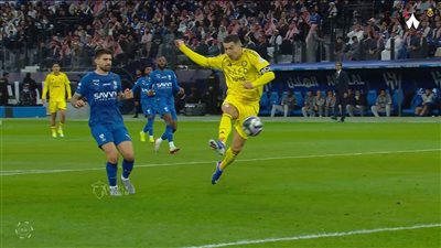 الهلال ضد النصر.. ملخص الشوط الأول بين الهلال والنصر في الدو    