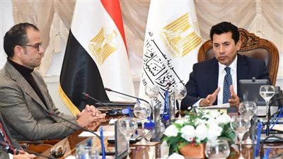 الدكتور أشرف صبحي ومهندس سيف الوزيري     