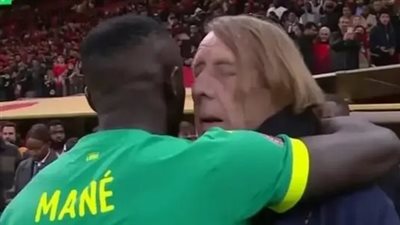 كلود لوروا.. ساديو ماني يستمع لنصيحة كلود لوروا ويوقف أزمة ن    