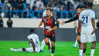 الأخدود ضد الرياض.. توزي يسجل الهدف الأول لـ الرياض أمام الأ    