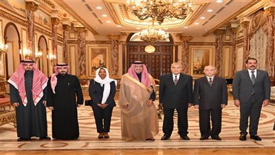 جانب من الزيارة    