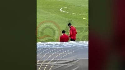 مباراة الاهلي ويانج افريكانز.. محمد الشناوي يتجاهل تحية جماه    