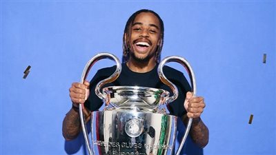 أوكسير ضد بي اس جي.. برادلي باركولا    