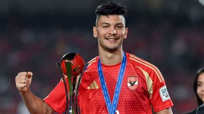 أشرف داري لاعب النادي الأهلي    