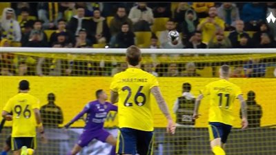 النصر ضد التعاون.. العارضة وتقنية الفيديو تمنع الهدف الأول ل    