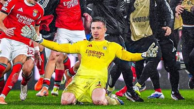 توربون يكتب التاريخ.. بنفيكا يتأهل لدور الـ16 بعد الفوز 4-2     