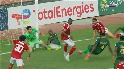 الاهلي.. أليو ديانج يهدي يانج أفريكانز الهدف الأول في مرمى ا    