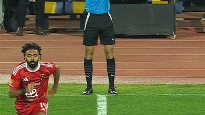 الأهلي ضد البنك الأهلي.. أحمد سيد زيزو يغادر المباراة بسبب ا    