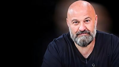 الزمالك يتعاقد مع الإيطالي كاديدو لقيادة طائرة الرجال    