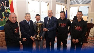 الفريق أسامة ربيع يكرم هوكي بورفؤاد بعد التتويج ببطولة إفريق    