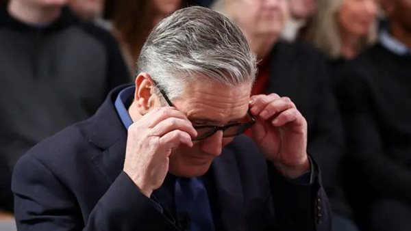 رئيس وزراء بريطانيا     