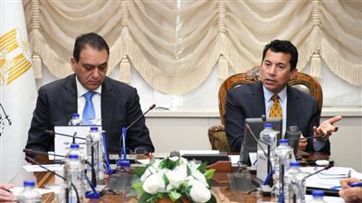 أشرف صبحي يناقش تطوير المنظومة الرياضية مع المجلس العلمي    