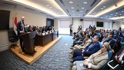 اجتماع مناقشة المخاطر الإلكترونية على الأطفال     