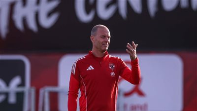 توروب يعلن قائمة الأهلي لمواجهة الإسماعيلي غدًا في الدوري     