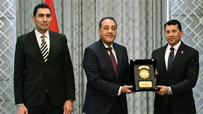 مدبولي يكرم أشرف صبحي بحضور جوهر نبيل    