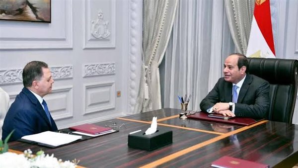 الرئيس عبد الفتاح السيسي واللواء محمود توفيق     