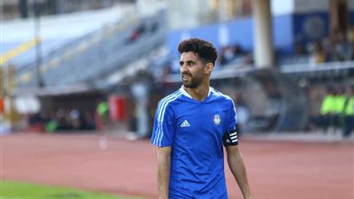 شريف رضا لاعب وقائد نادي سموحة    