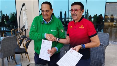 أحمد ناصر يوقع بروتوكول تعاون مع الاتحاد الإسباني للترايثلون    
