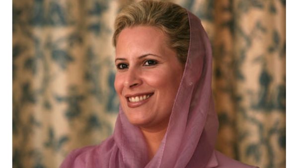 عائشة القذافي     