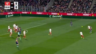 غيرونا ضد برشلونة.. باو كوبارسي يسجل الهدف الأول لـ برشلونة     