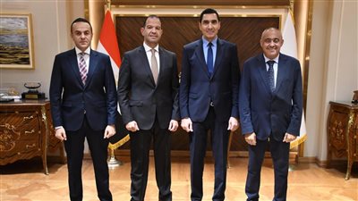 وزير الرياضة يبحث التعاون مع المتحدة للرياضة واستادات    