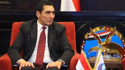 جوهر نبيل يستعرض خطة وزارة الشباب والرياضة    