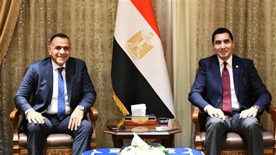 وزير الشباب والرياضة يبحث التعاون المشترك مع الشركة الافريقي    