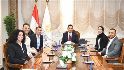 وزير الشباب يبحث دعم الابطال مع لجنة اللاعبين الاولمبية    