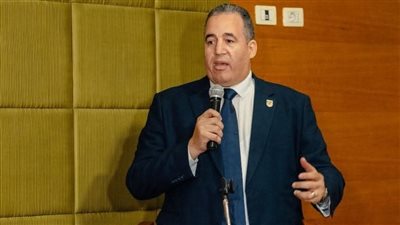 ايمن علي يحفز لاعبي منتخب مصر لكرة السلة قبل مواجهة مالي    