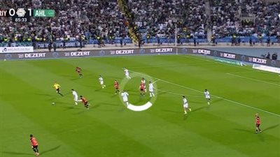 الرياض ضد الأهلي.. سبب إلغاء هدف إيفان توني في مباراة الأهلي