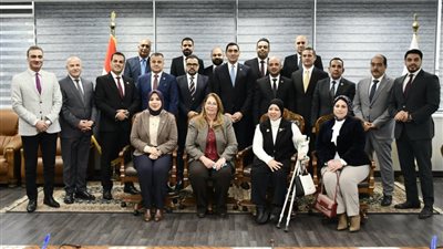 وزير الشباب والرياضة يبحث التعاون مع لجنة الشباب والرياضة با    